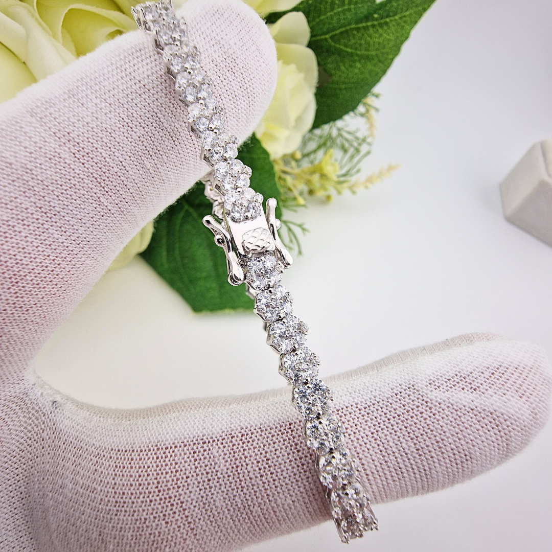 925 Sterling Silver Cz Cluster Ladies Bracelet