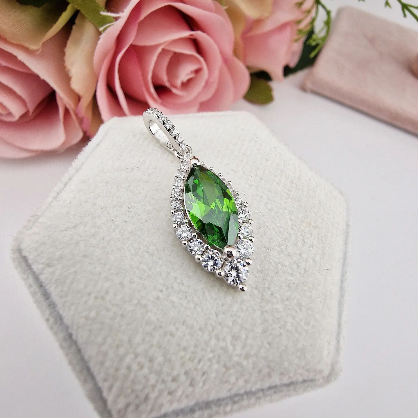 925 Sterling Silver Green Marquise Cubic Zirconia Drop Pendant with chain