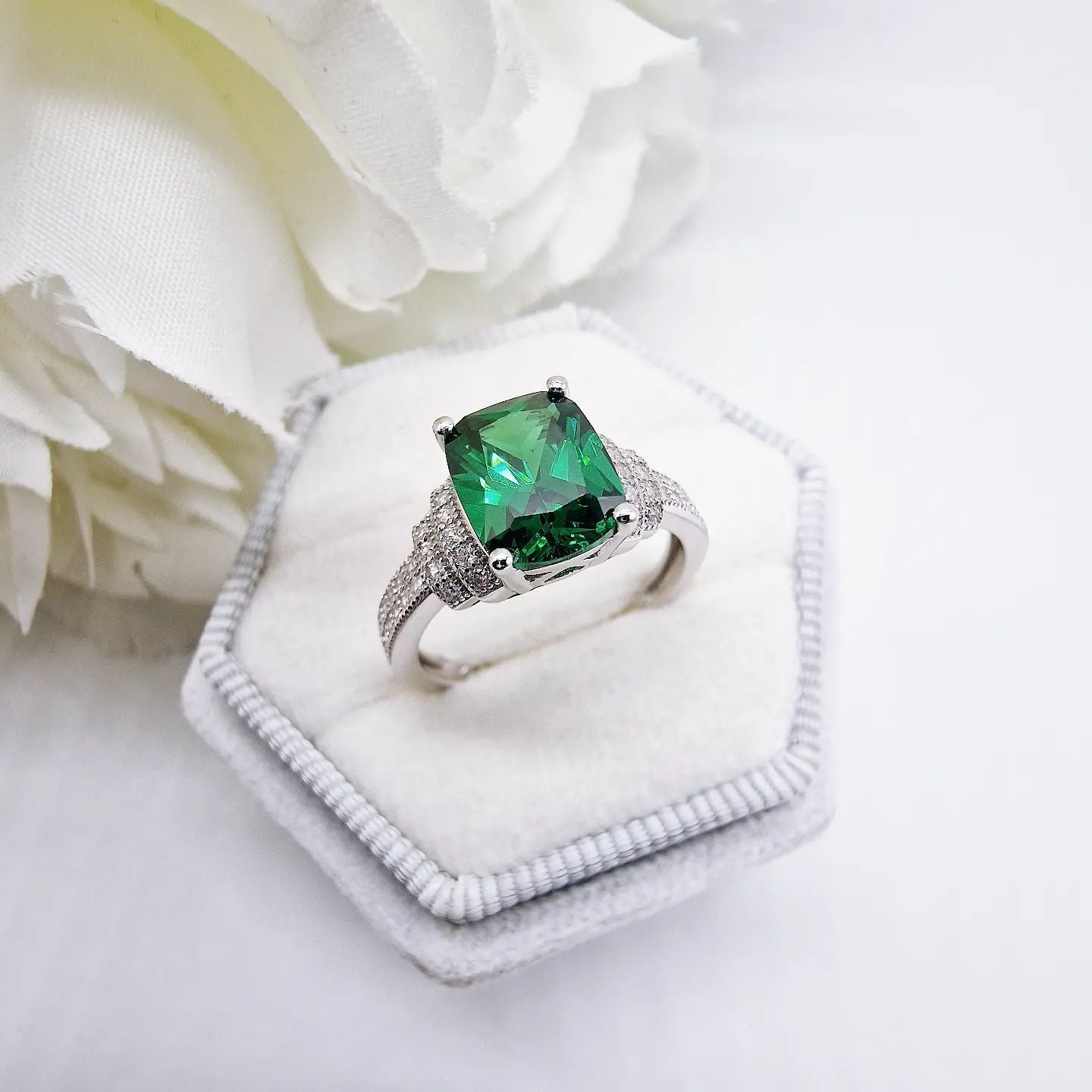 925 Sterling Silver Emerald Cut Green Cz Centre with Clear Cz on Shoulder Ring