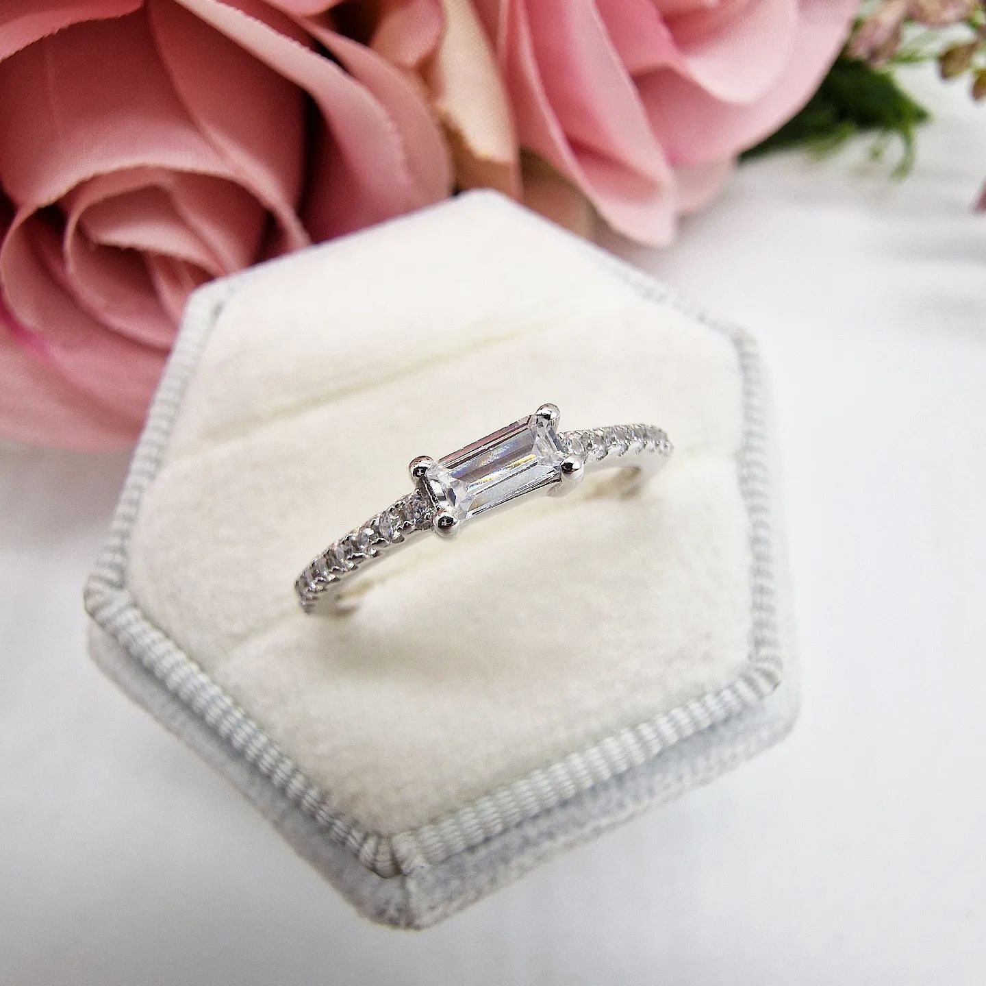 925 Sterling Silver Baguette Centre & Round Cut Shoulders Cz Eternity Ring