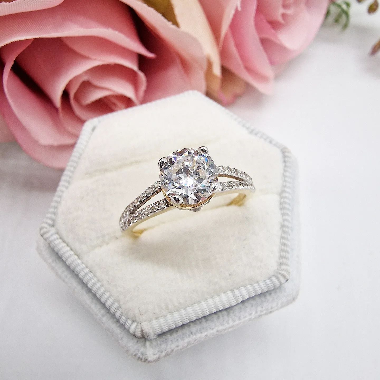 9ct Yellow Gold Split Shank Cz Solitaire Ring