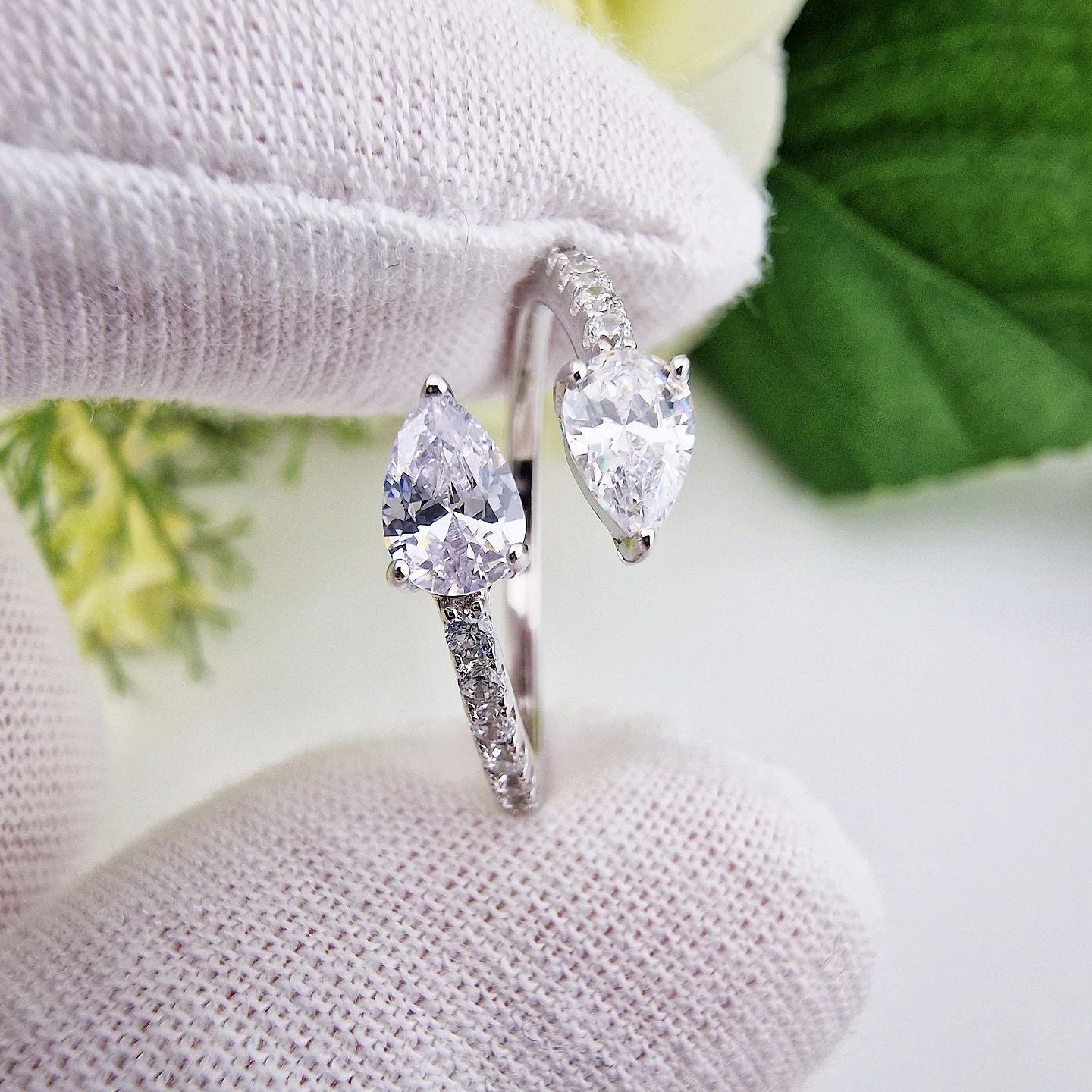 925 Sterling Silver Pear Cut Cz Crossover Ring