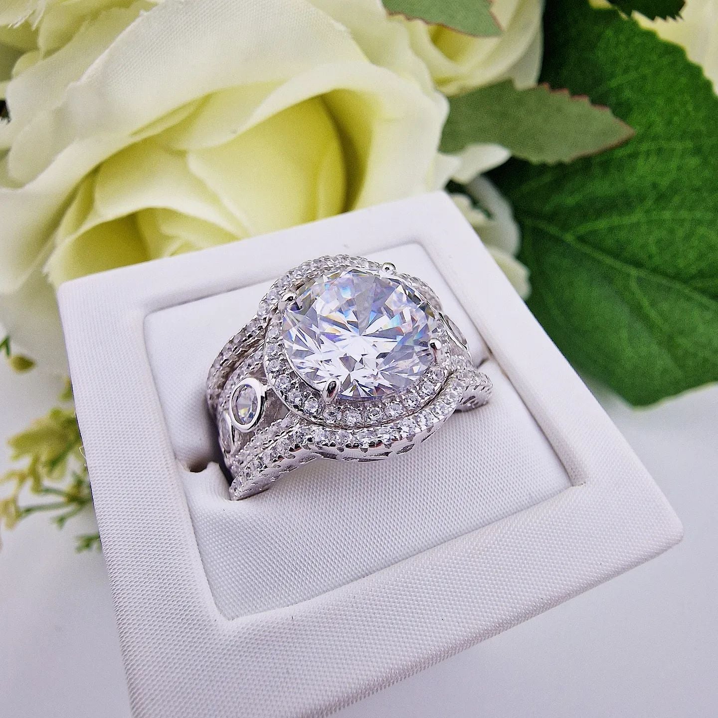 925 Sterling Silver Large Round Cz Centre With Fancy Band Ring Set