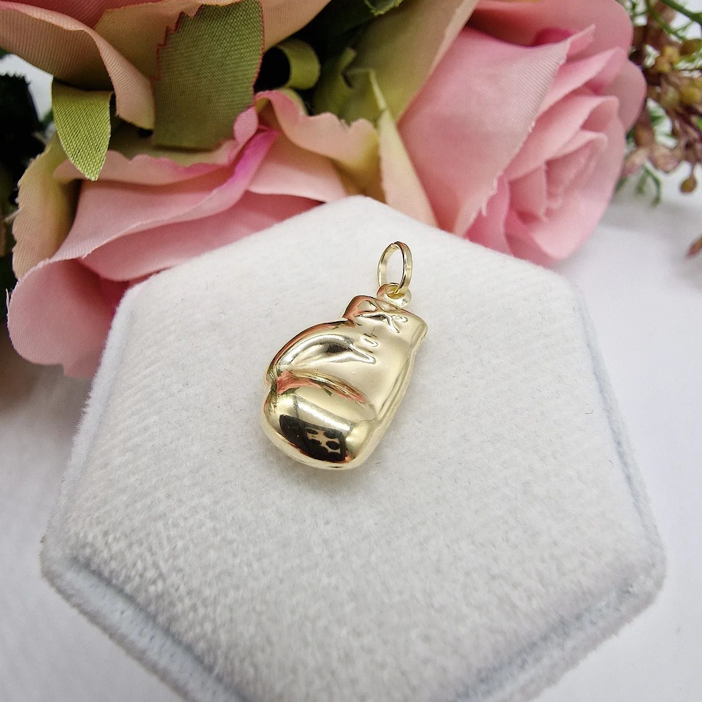 9ct Yellow Gold Boxing Glove Pendant