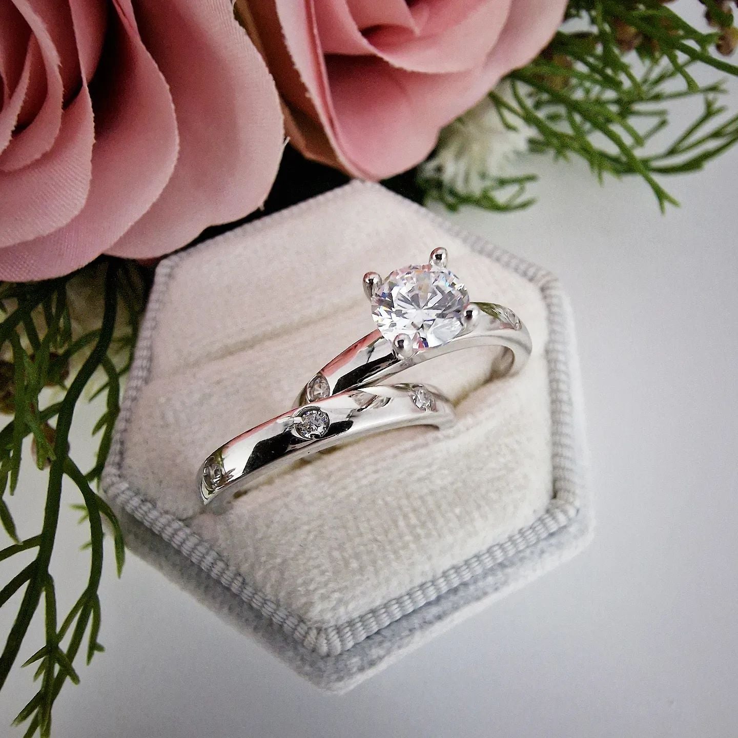 925 Sterling Silver Cz Ladies Ring Set With Cz Studded Bands