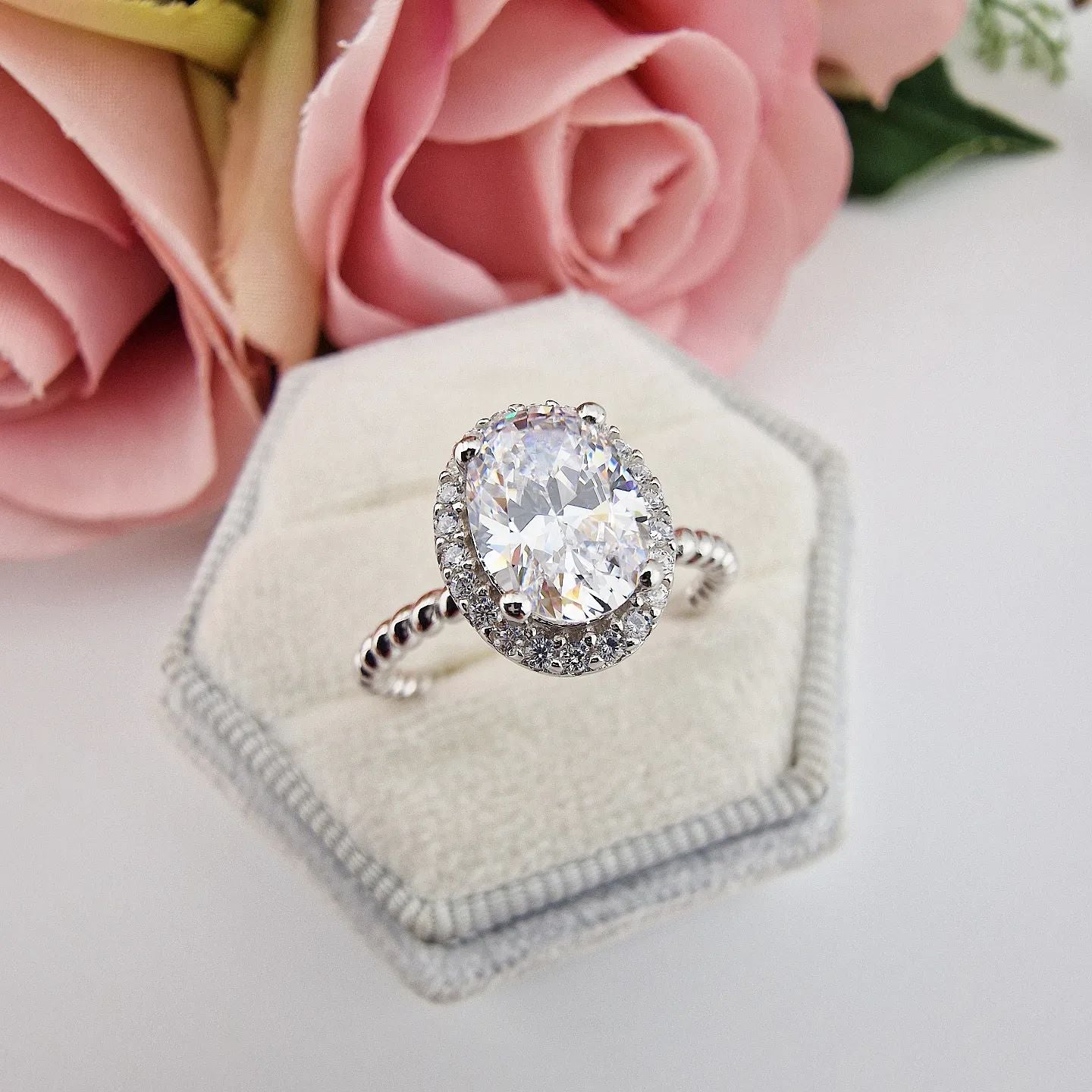 925 Sterling Silver Oval Halo Cz Ring with Twisted Band