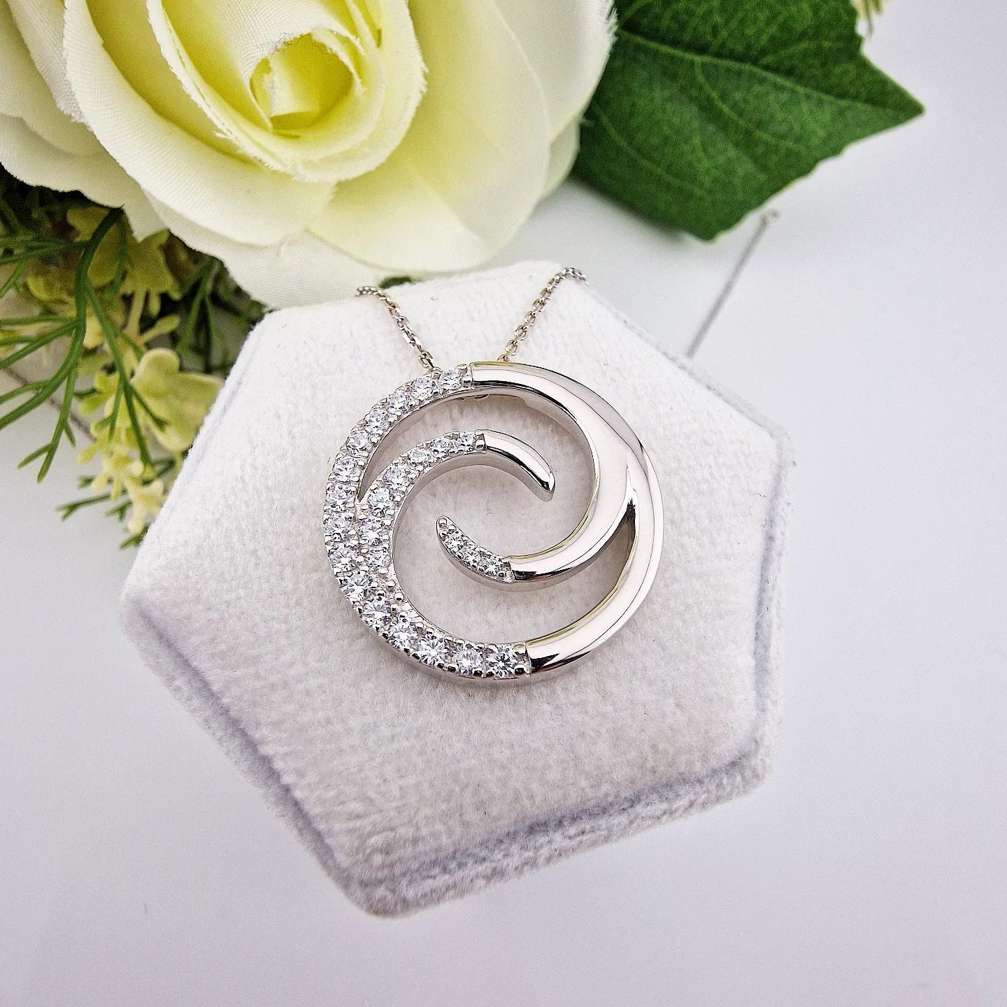 925 Sterling Silver Cubic Zirconia Swirl Pendant with Chain