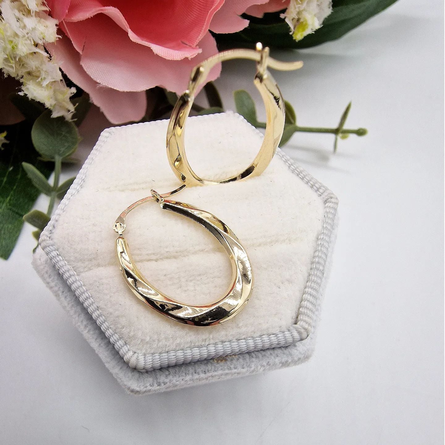 9ct Yellow Gold Oval Ribbed Hoop Earrings