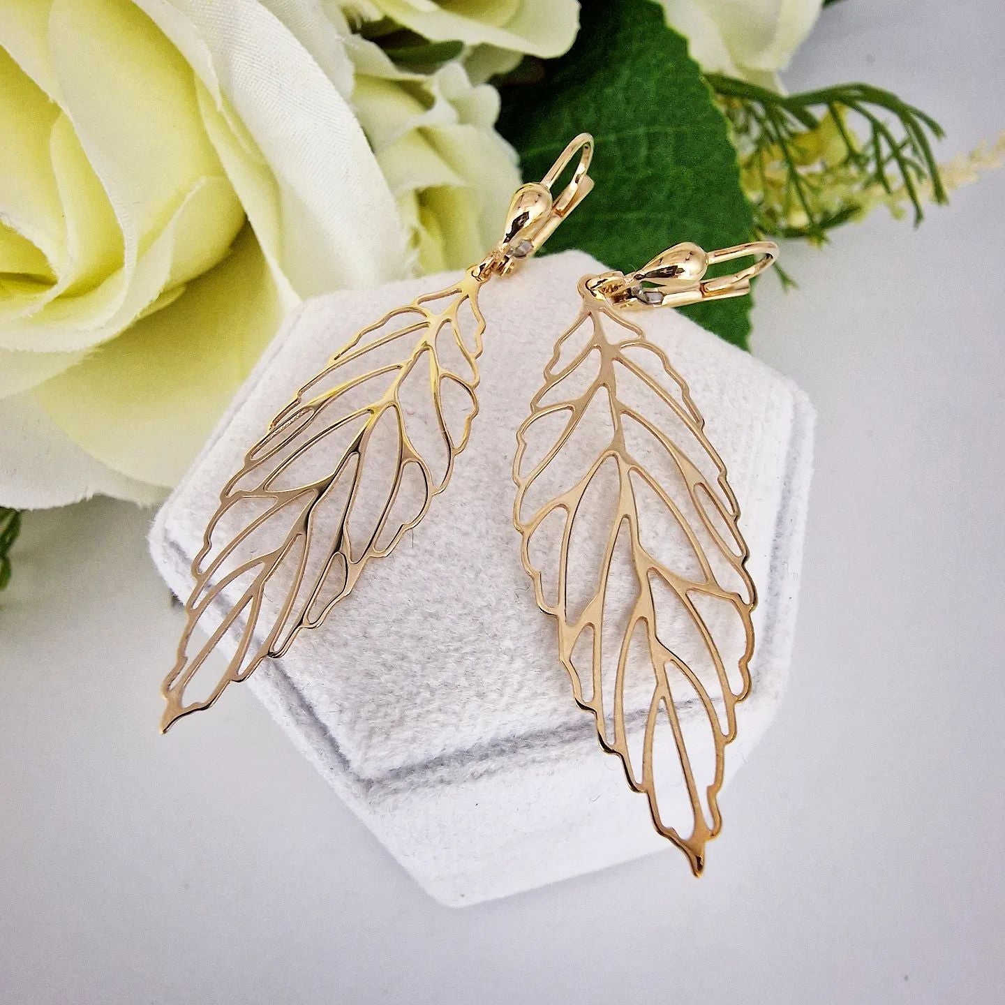 9ct Yellow Gold Fancy Leaf Drops