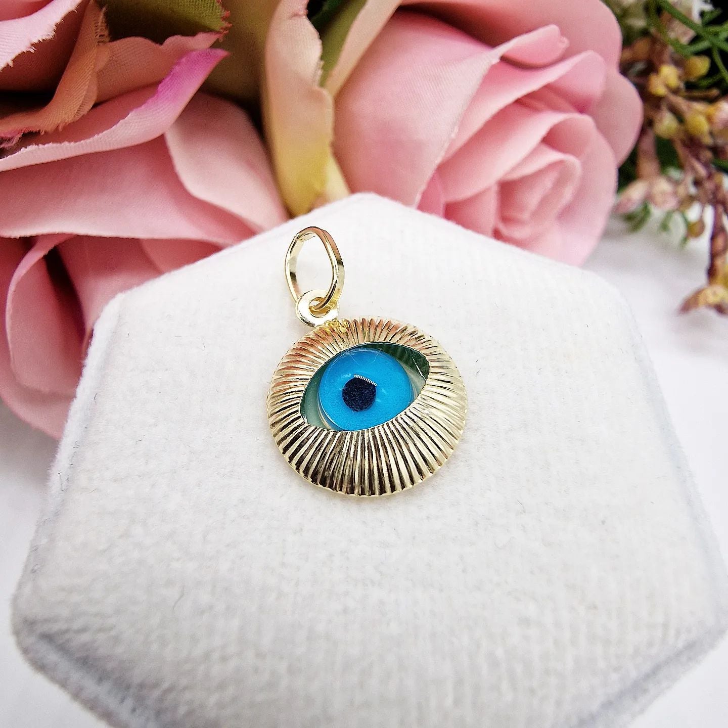 9ct Yellow Gold Evil Eye Pendant