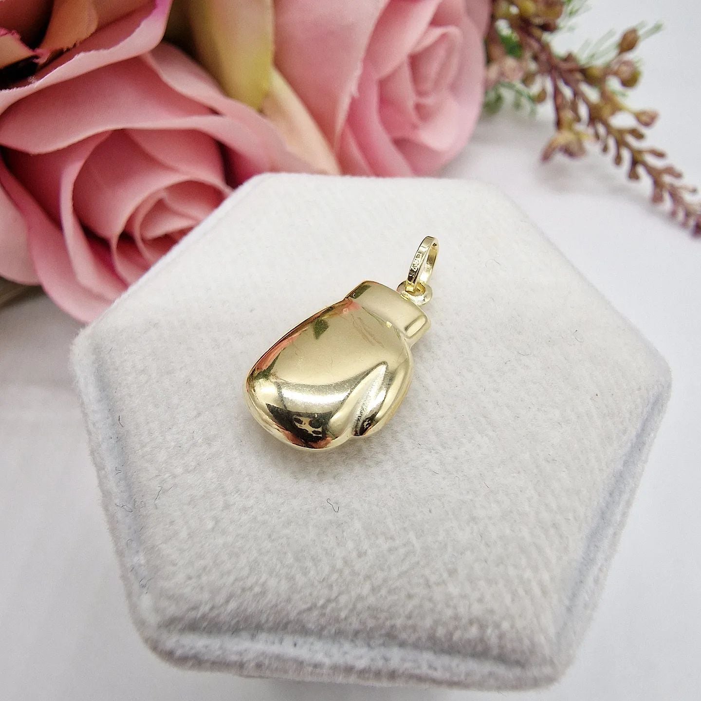 9ct Yellow Gold Boxing Glove Pendant