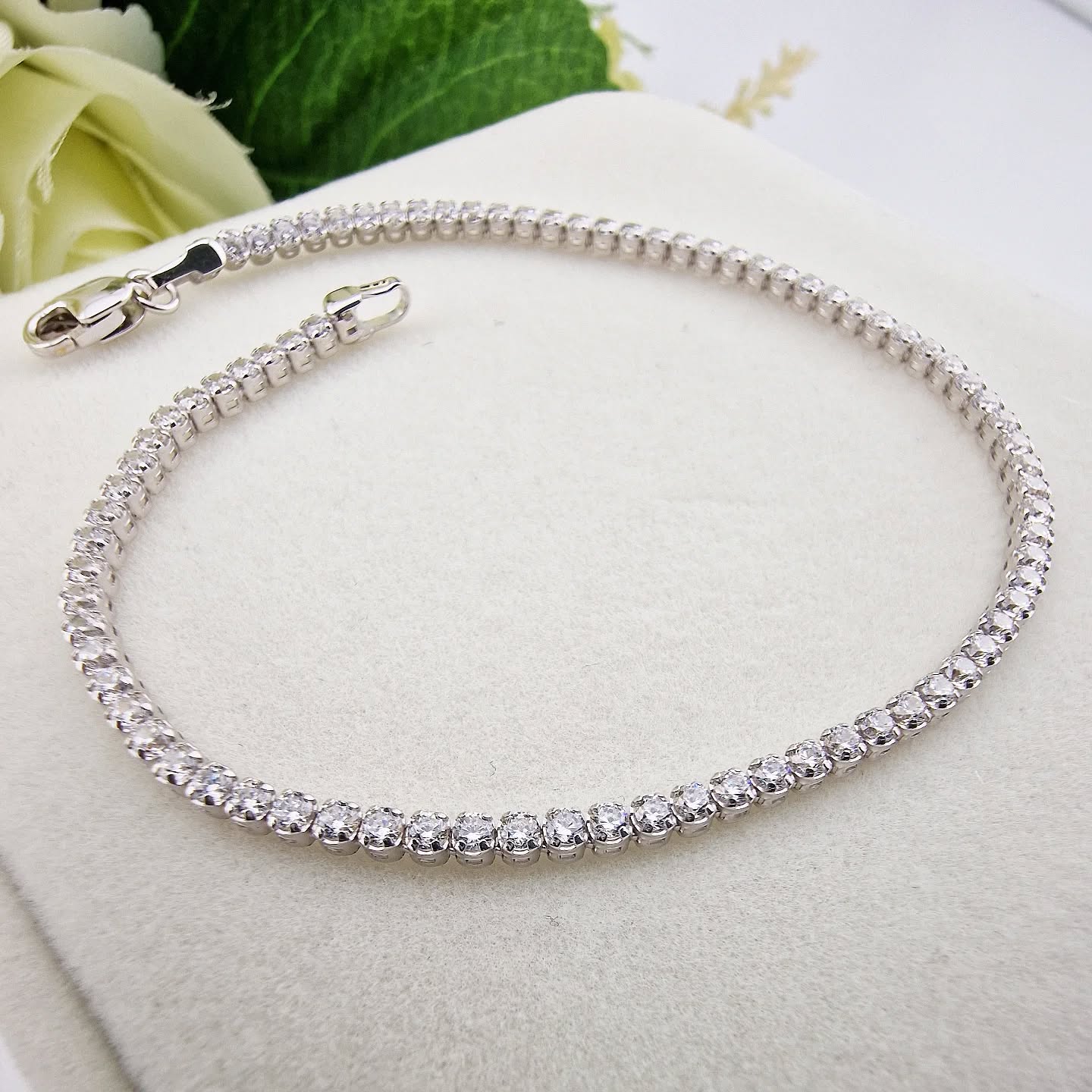 9ct White Gold Round Cubic Zirconia Ladies Tennis 07" Bracelet