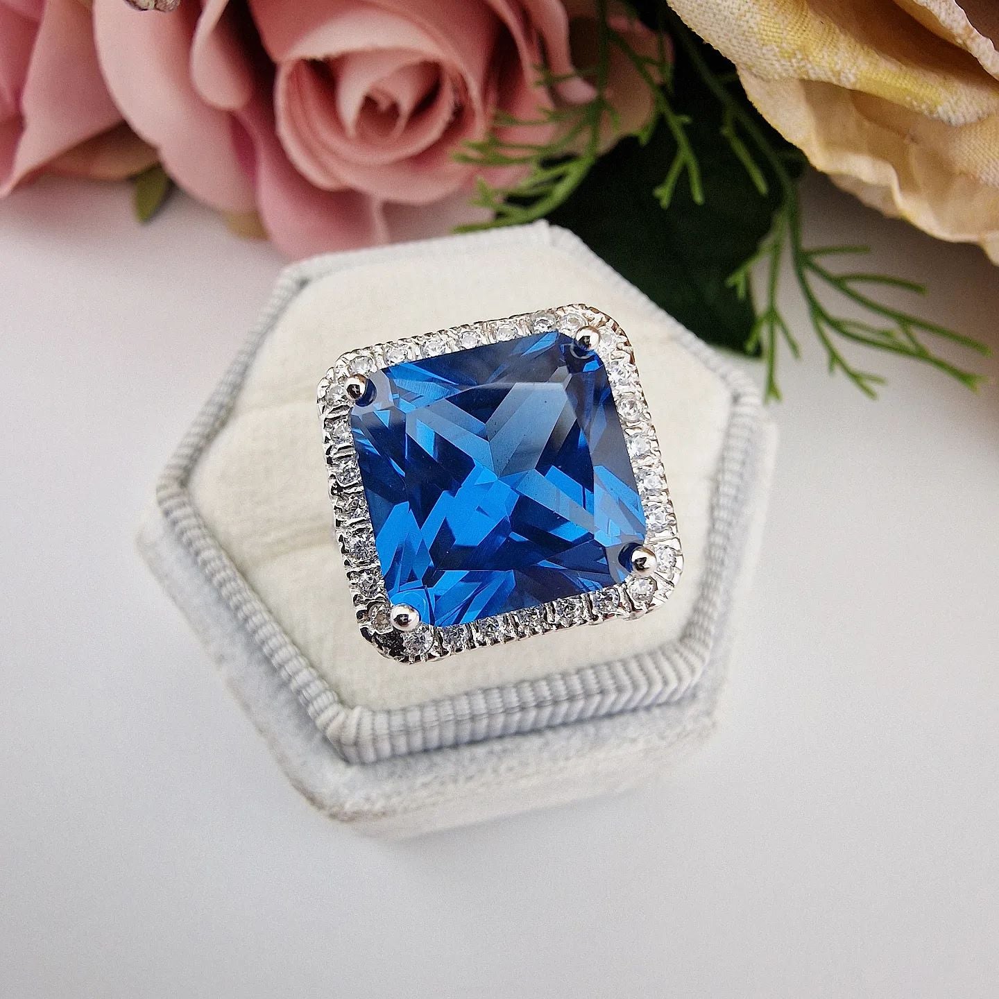 925 Sterling Silver Blue Topaz Cz Cocktail Ring