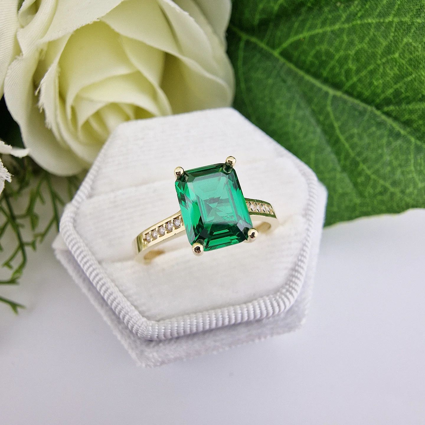 9ct Yellow Gold Emerald Cut Green Cubic Zirconia Ring