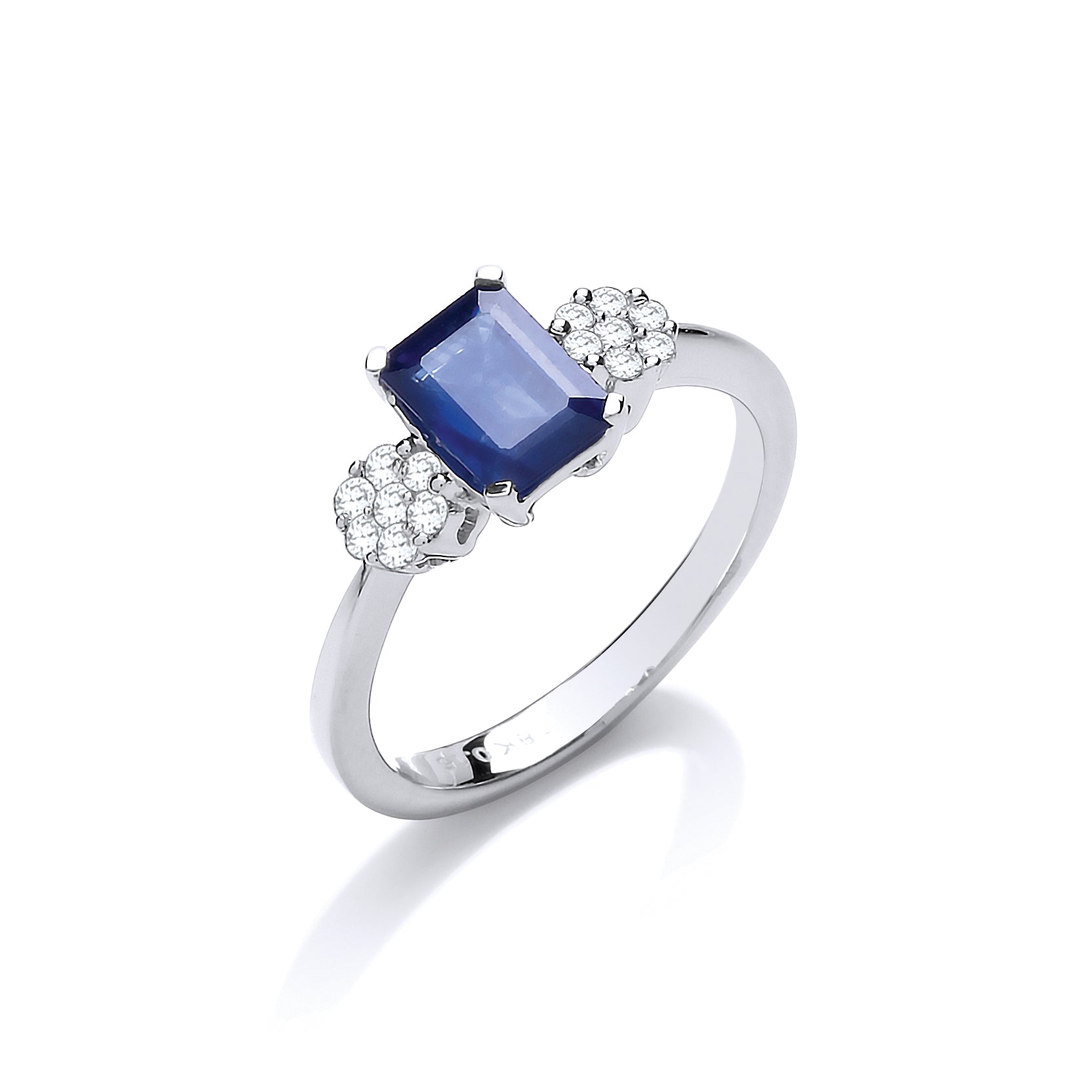 18ct White Gold 0.15ct Diamond & 1.50ct Sapphire Ring