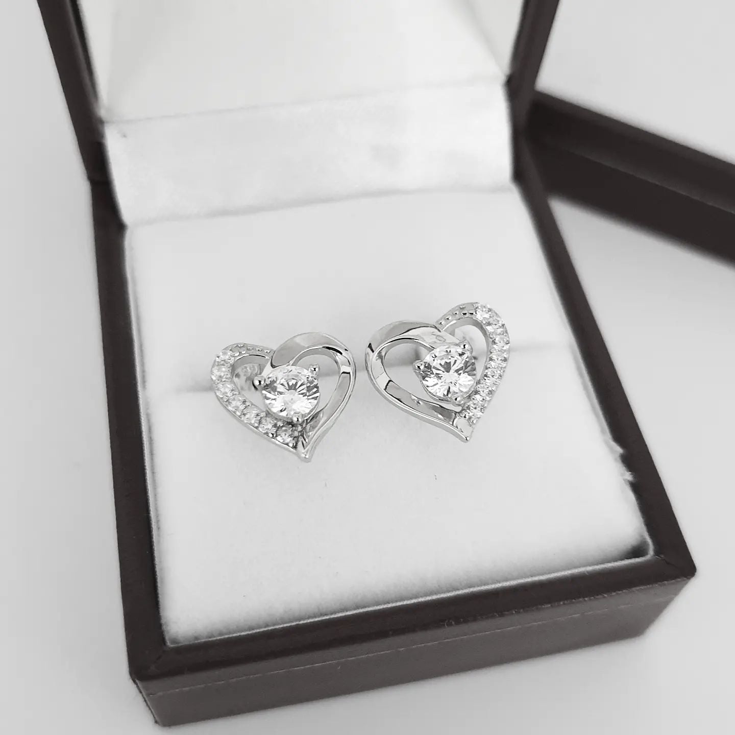 925 Sterling Silver Cz Heart Stud Earrings